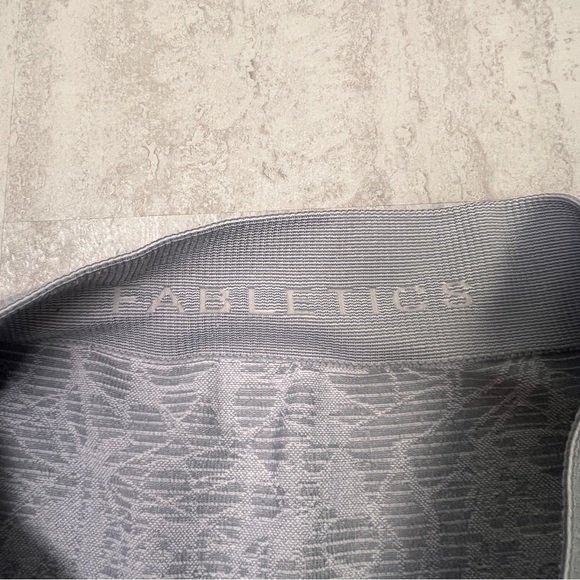 Fabletics Sebastian Seamless cropped leggings grey capri small - Picture 4 of 8